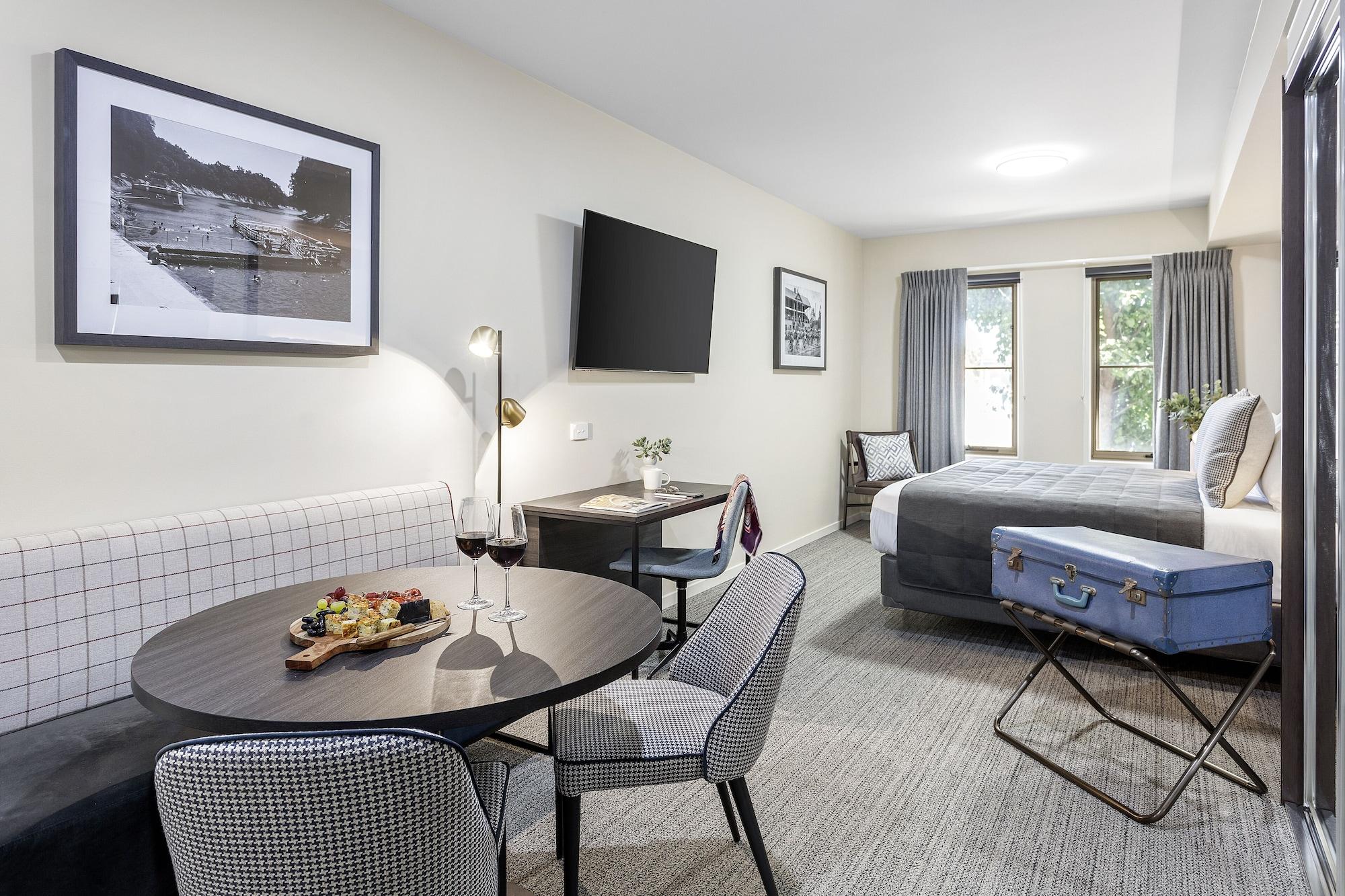Quest Aparthotel 4*